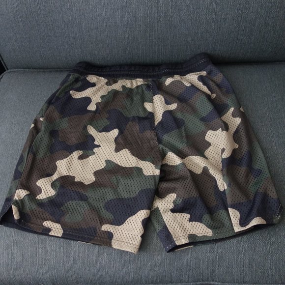 Elwood Camo Size M Shorts with Zipper Pockets 100% Polyester Made in China - Picture 5 of 10